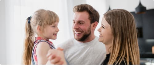 cachola__Create_a_happy_and_secure_family_scene_highlighting_ho_ede90080-9c18-4452-a7d3-07924bf54b70 3 (1)